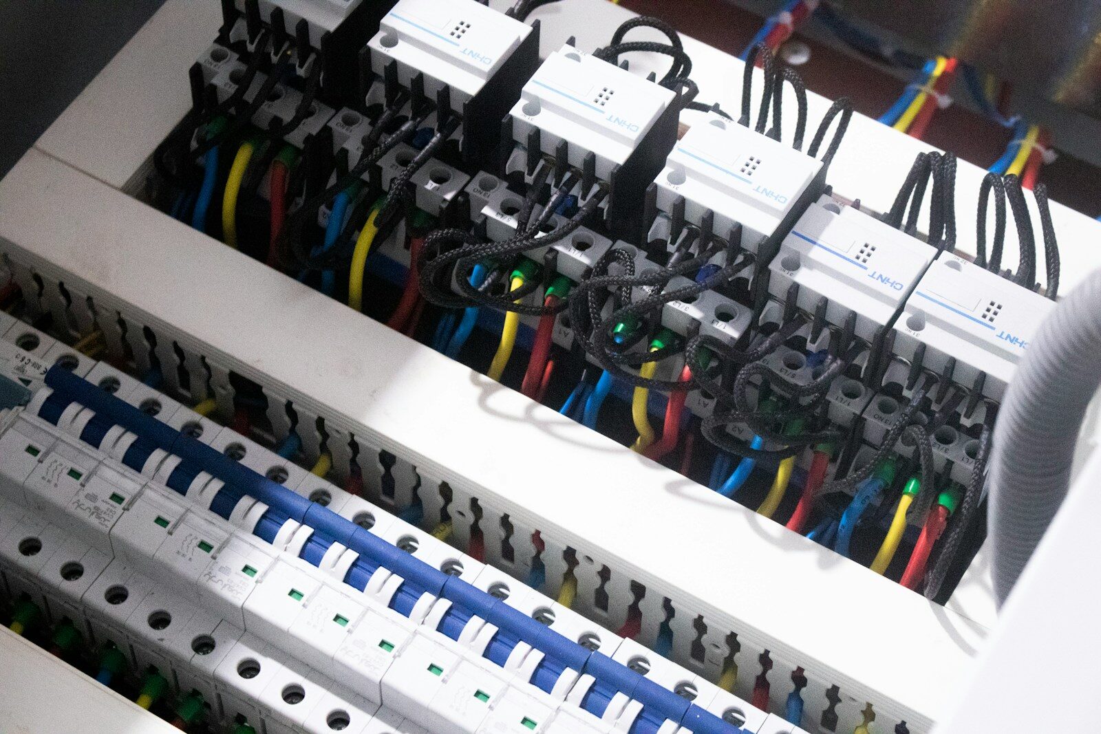 You are currently viewing Why Your Phone Isn’t Ringing (And How a Website Fixes It for Electricians)