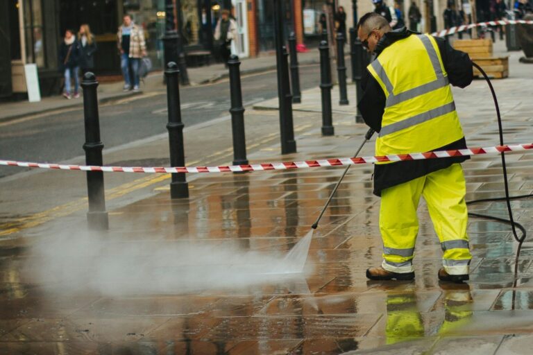 Read more about the article Pressure Washing Website vs. Thumbtack/Angi: Which Is Better?