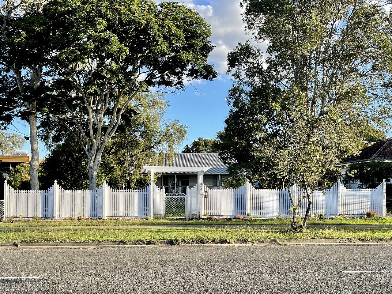 You are currently viewing Why Fencing Contractors Without a Website Are Losing Customers in 2026