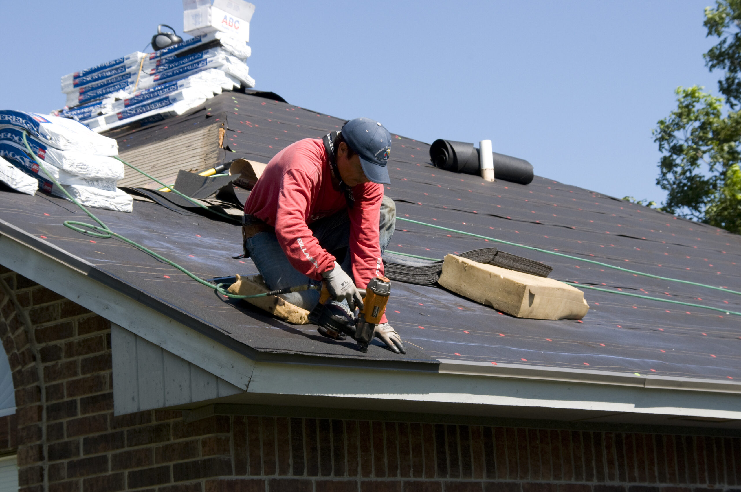 You are currently viewing Why Most Roofing Companies Don’t Get Calls From Their Website