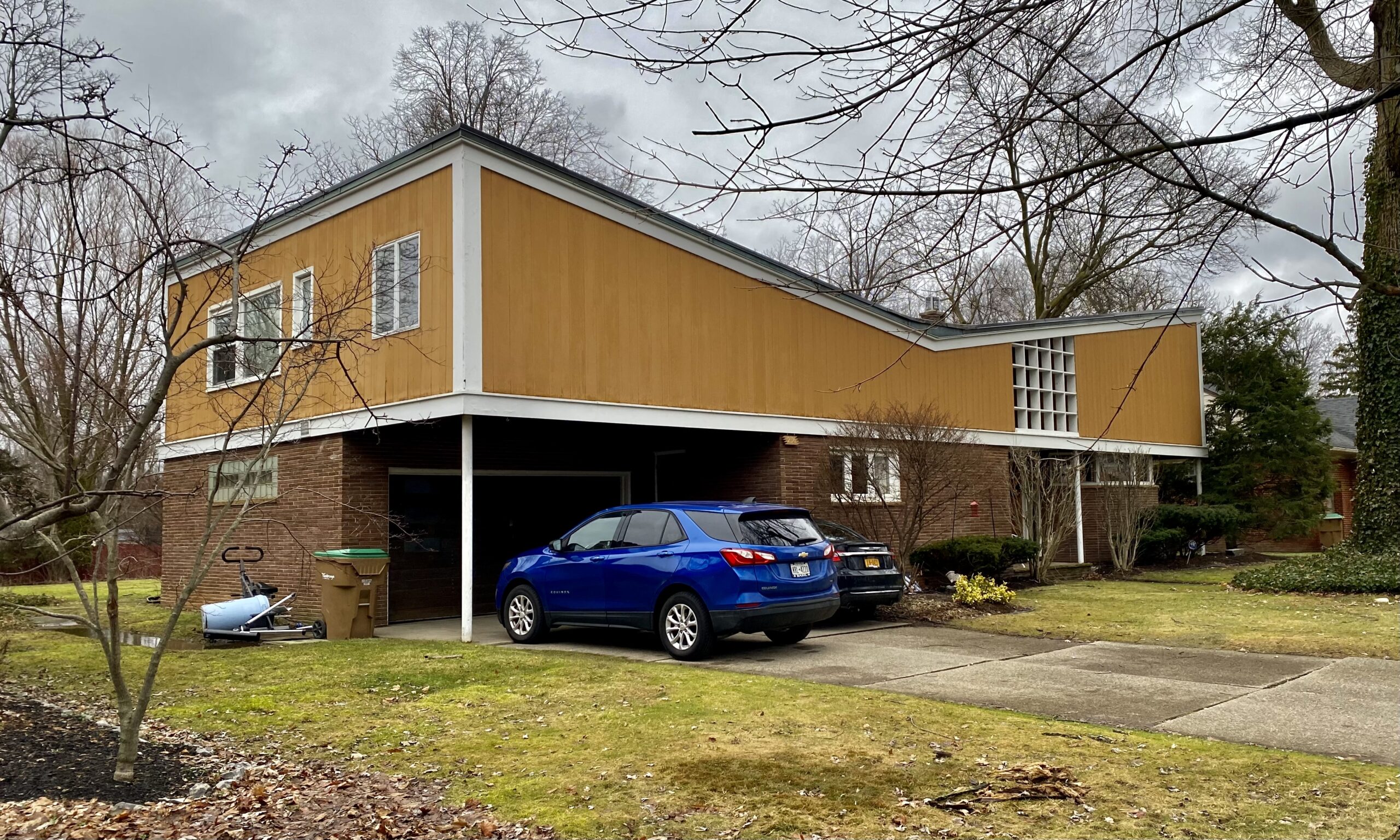 You are currently viewing Garage Door Company Website Cost: What NY Installers Pay in 2026