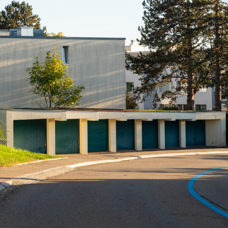 Read more about the article Garage Door Company Website Builder: Wix, Squarespace, or WordPress?